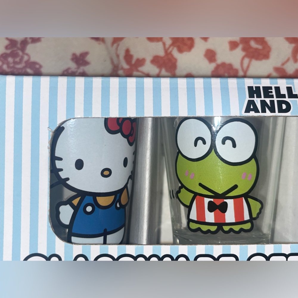Sanrio Hello Kitty and Friends Glassware Set of 4 NIB NEW NWT - Picture 2 of 8